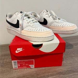 W Nike Court Vision Lo size 9